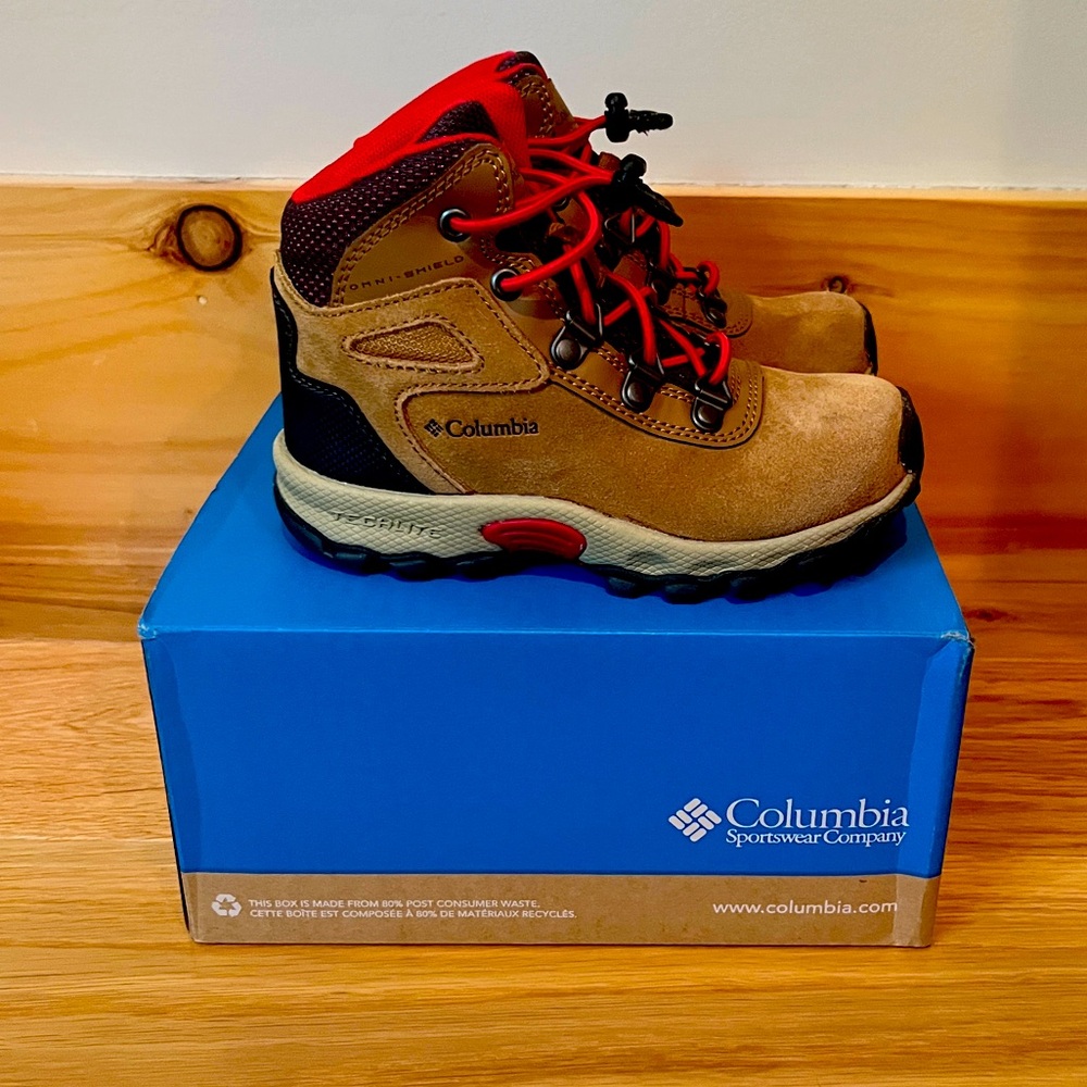 Colombia toddler hiking boots size 10